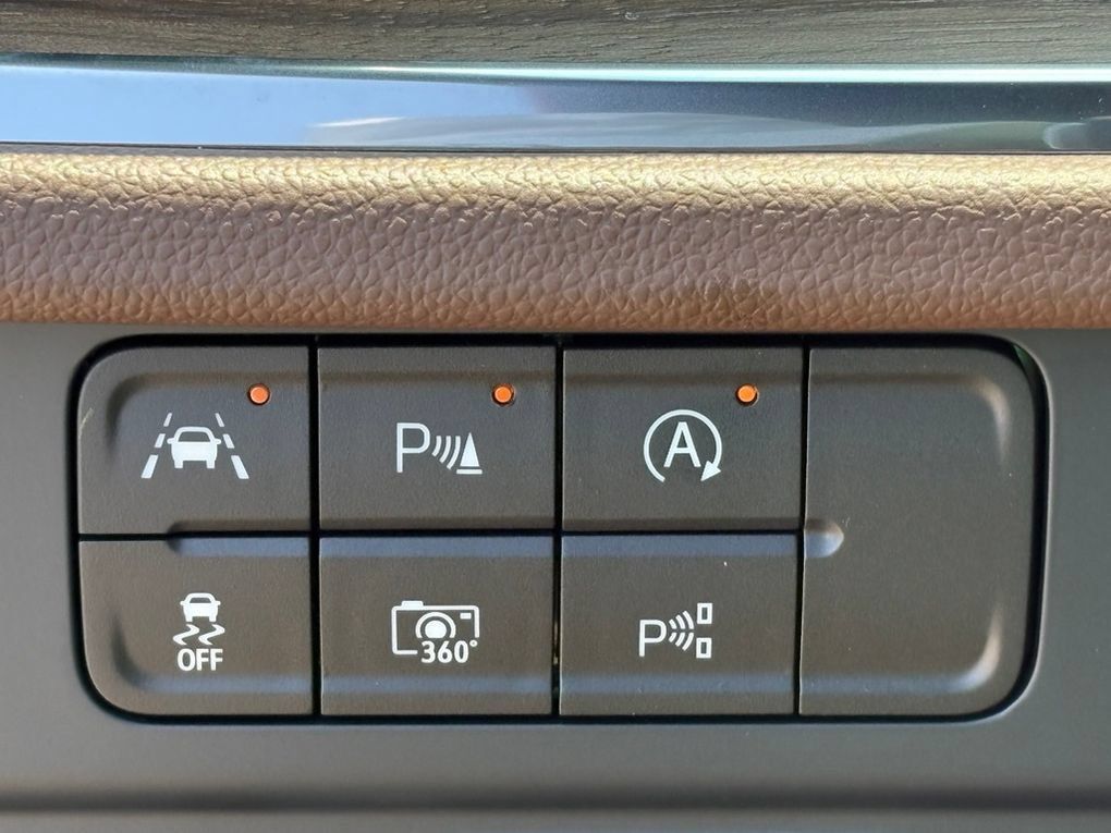 Used 2026 Chevrolet Tahoe High Country RWD image 42