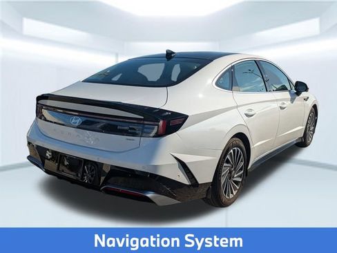 Used 2025 Hyundai Sonata Limited FWD image 2