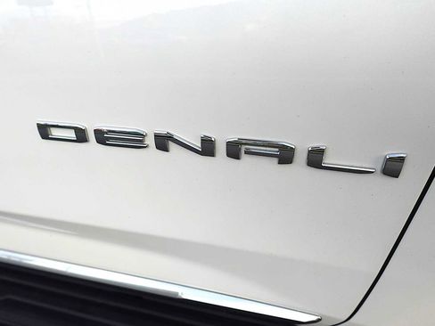 Used 2022 GMC Yukon Denali w/ Max Trailering Package image 9