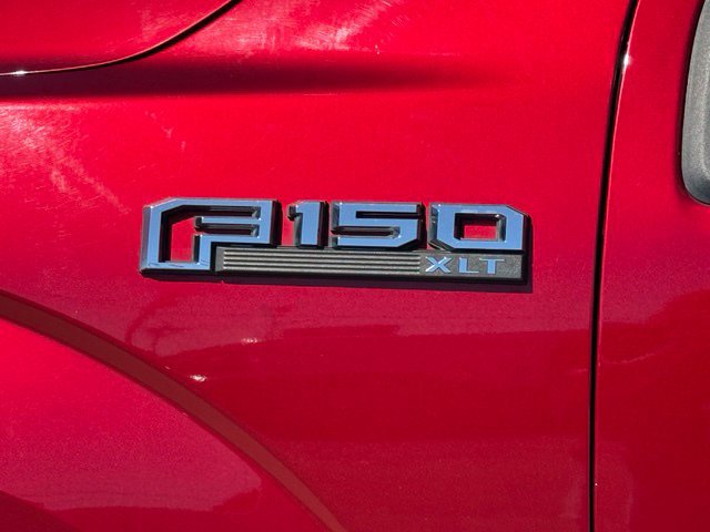 Used 2017 Ford F150 XLT w/ Trailer Tow Package RWD image 5