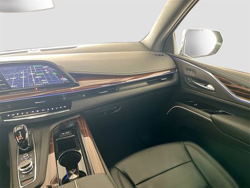 Used 2022 Cadillac Escalade Luxury w/ LPO, Floor Liner Package image 24
