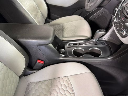 Used 2020 Chevrolet Equinox LT FWD image 34