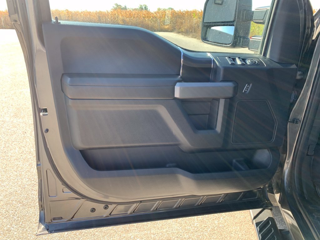 Used 2018 Ford F150 XLT w/ Equipment Group 302A Luxury AWD/4WD image 16
