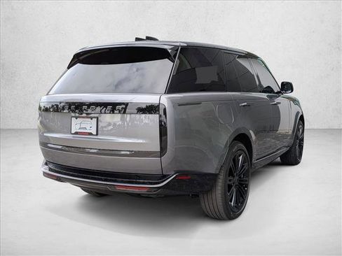New 2026 Land Rover Range Rover SE image 2
