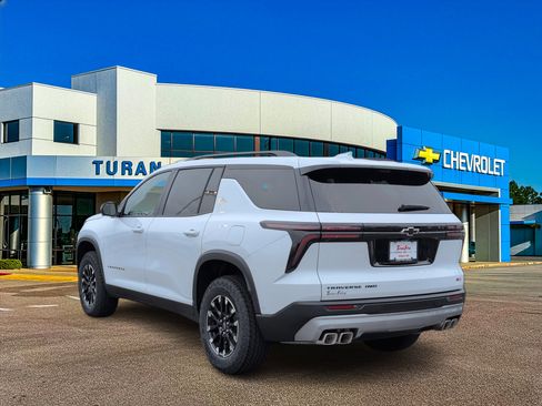 New 2026 Chevrolet Traverse Z71 w/ Enhanced Driving Package AWD/4WD image 3