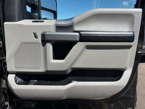 Used 2015 Ford F150 XLT w/ Equipment Group 302A Luxury AWD/4WD image 26