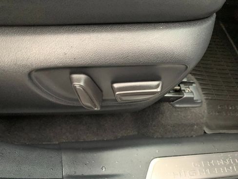 Used 2024 Toyota Grand Highlander AWD Hybrid image 13