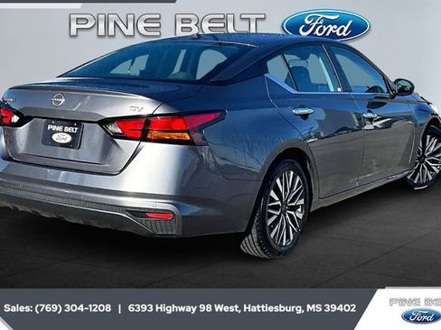 Used 2024 Nissan Altima 2.5 SV image 11