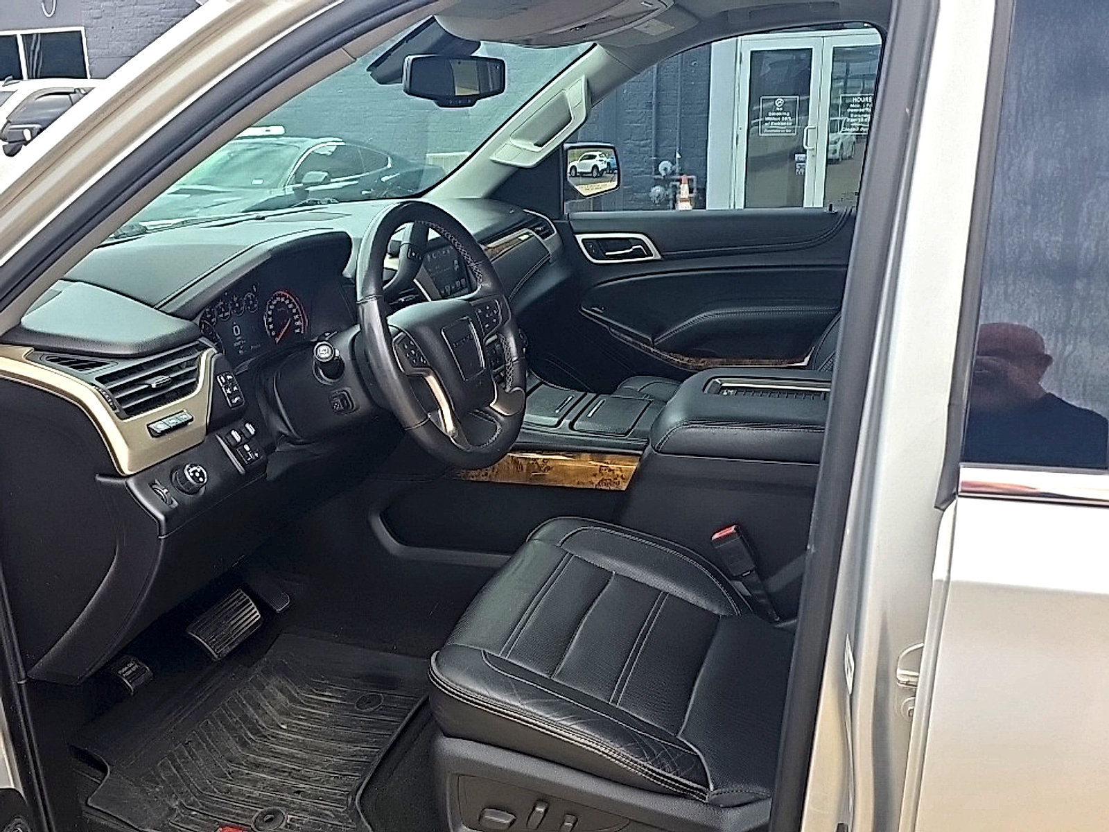 Used 2016 GMC Yukon Denali w/ Open Road Package RWD image 19
