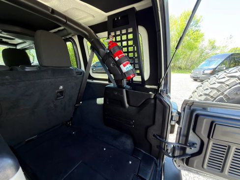 Used 2019 Jeep Wrangler Unlimited Sport AWD/4WD image 12