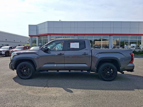 Used 2025 Toyota Tundra Limited AWD/4WD image 4