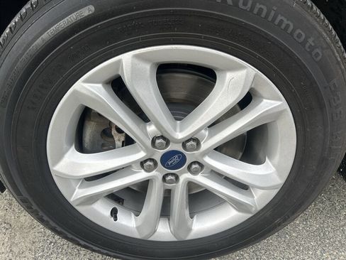 Used 2019 Ford Edge SEL w/ Equipment Group 201A image 7