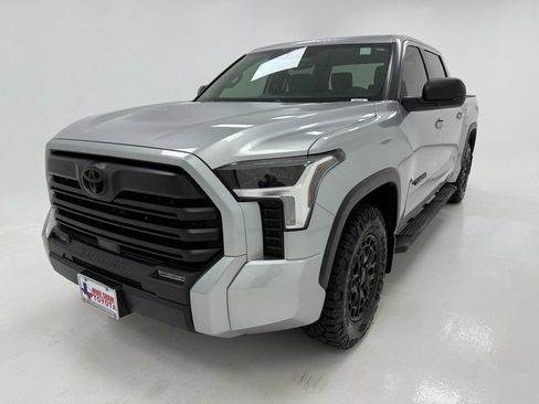 Used 2025 Toyota Tundra SR5 w/ SR5 Premium Package image 4