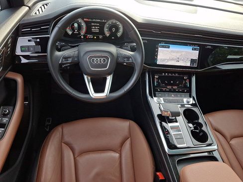 Used 2023 Audi Q7 2.0T Premium w/ Towing Package AWD/4WD image 11