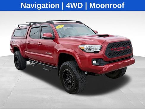 Used 2017 Toyota Tacoma TRD Sport AWD/4WD image 1
