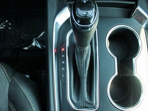 Used 2020 Chevrolet Traverse LS image 18