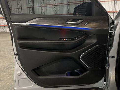 Used 2025 Jeep Grand Cherokee L Overland w/ MOPAR Finishing Package image 21