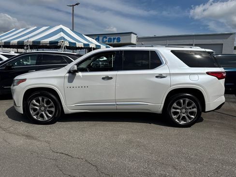 Used 2019 Chevrolet Traverse Premier w/ Driver Confidence II Package FWD image 3
