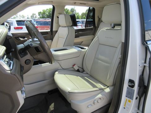 Used 2021 GMC Yukon Denali w/ Denali Ultimate Package AWD/4WD image 25