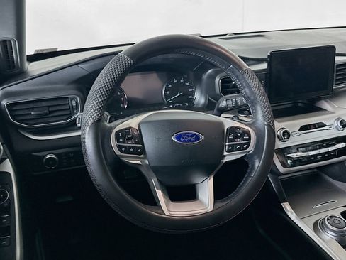 Used 2020 Ford Explorer XLT w/ Equipment Group 202A RWD image 18