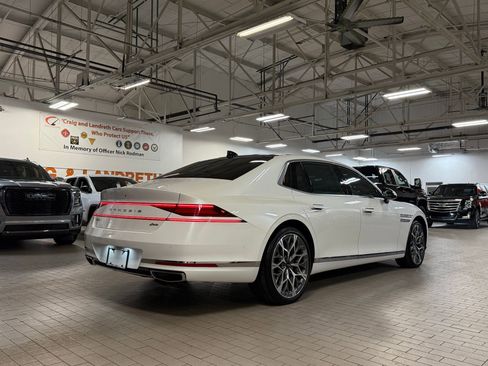 Used 2025 Genesis G90 3.5T image 3