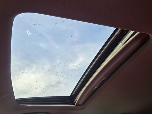 Used 2024 Lexus IS 500 image 35