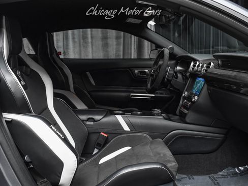 Used 2021 Ford Mustang Shelby GT500 w/ Technology Package RWD image 19