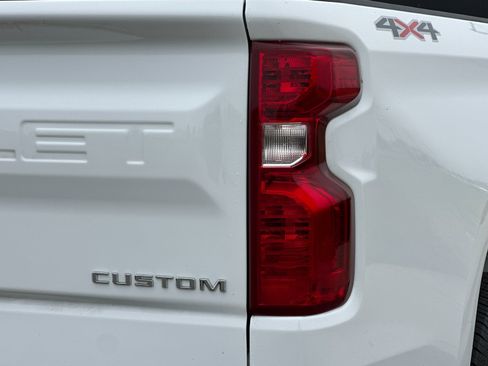 Used 2025 Chevrolet Silverado 1500 Custom image 32
