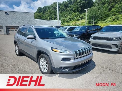 Used 2016 Jeep Cherokee Latitude w/ Cold Weather Group AWD/4WD image 1