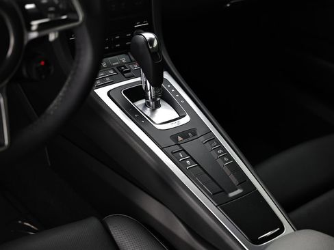 Certified 2025 Porsche 718 Cayman RWD image 25