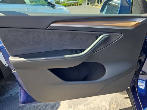 Used 2023 Tesla Model Y Long Range AWD/4WD image 10
