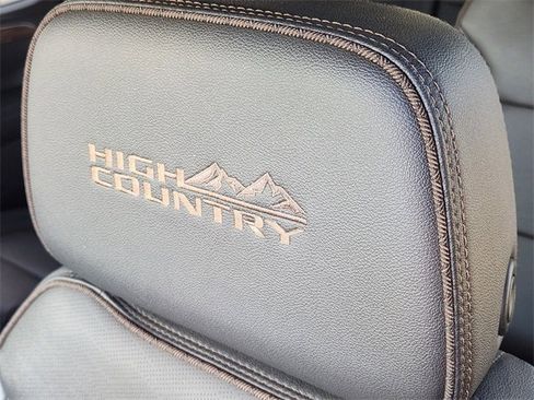 Used 2022 Chevrolet Tahoe High Country image 16