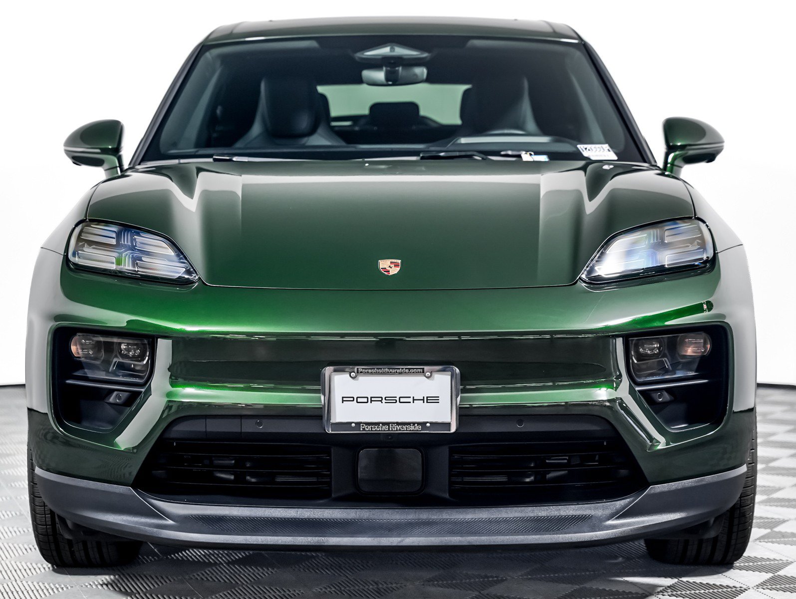 Certified 2025 Porsche Macan 4 Electric AWD/4WD image 7