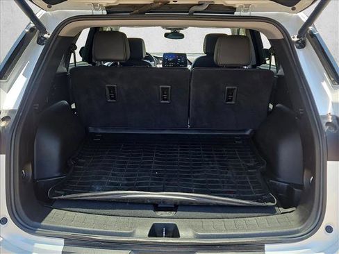 Used 2024 Chevrolet Blazer LT FWD image 12