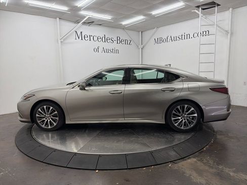 Used 2020 Lexus ES 350 w/ Premium Package image 4