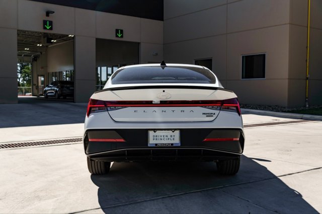 New 2025 Hyundai Elantra SEL FWD image 5