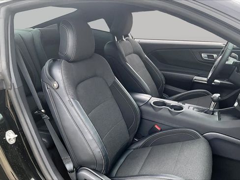 Used 2025 Ford Mustang Coupe RWD image 7