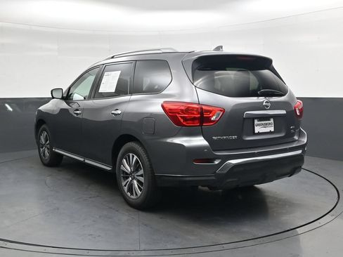 Used 2019 Nissan Pathfinder SL AWD/4WD image 8