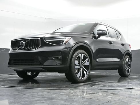 Used 2025 Volvo XC40 B5 Ultra w/ Climate Package AWD/4WD image 48