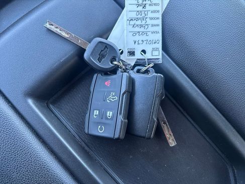 Used 2020 Chevrolet Silverado 1500 Custom w/ Custom Value Package image 17