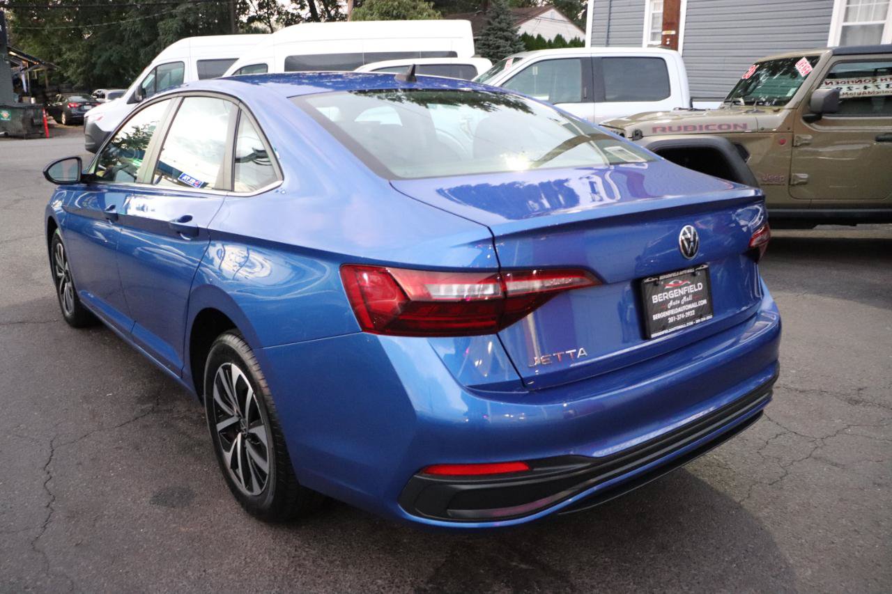 Used 2024 Volkswagen Jetta S FWD image 3