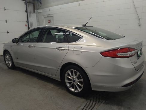 Used 2017 Ford Fusion Energi SE image 3