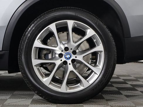 Used 2024 BMW X5 xDrive50e w/ Parking Assistance Package AWD/4WD image 16