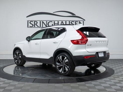 Used 2023 Volvo XC40 B5 Ultimate w/ Climate Package image 7