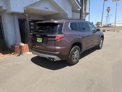 Used 2025 GMC Acadia Elevation FWD image 6