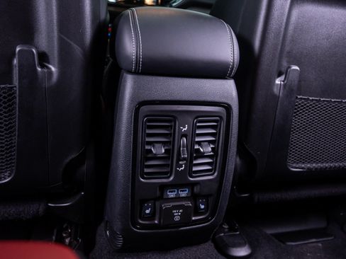Used 2024 Dodge Durango SRT AWD/4WD image 17