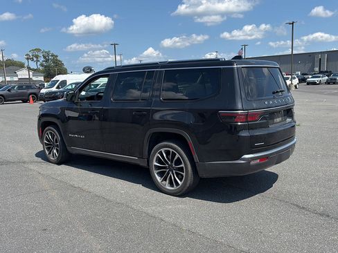 Used 2022 Jeep Wagoneer Series III w/ Premium Group I AWD/4WD image 4