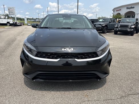 Used 2024 Kia Forte LXS FWD image 2