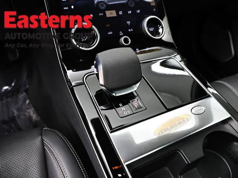 Used 2022 Land Rover Range Rover Velar R-Dynamic S image 13