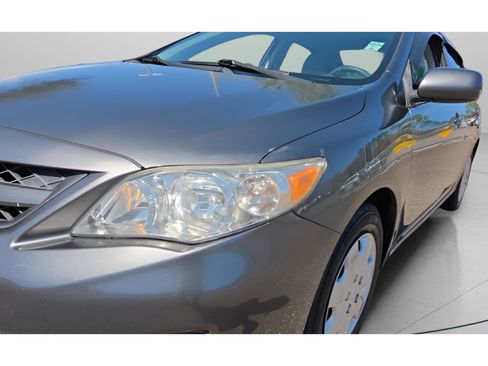 Used 2013 Toyota Corolla L image 7